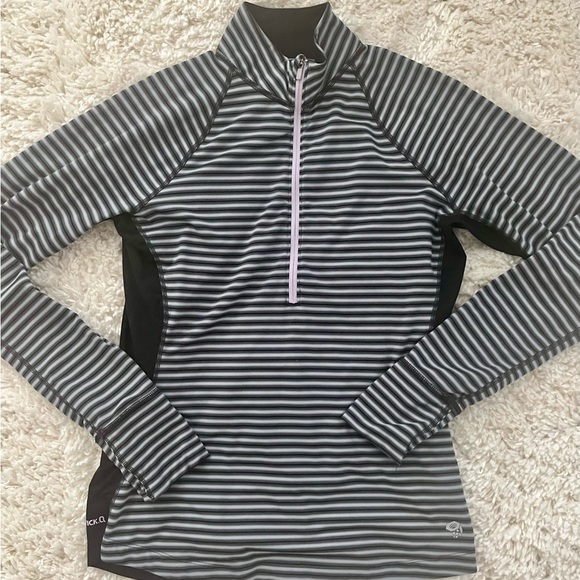 EUC Mountain Hardware 1/2 Zip Pullover size Medium - Picture 2 of 4